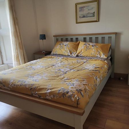 Ferguson'S Traditional Townhouse Dunkineely Esterno foto