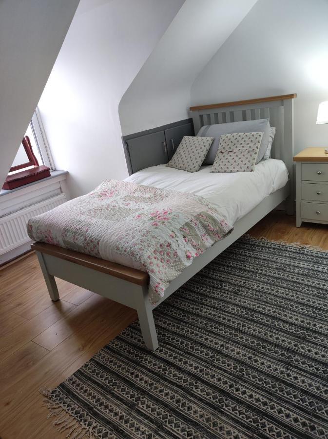 Ferguson'S Traditional Townhouse Dunkineely Esterno foto