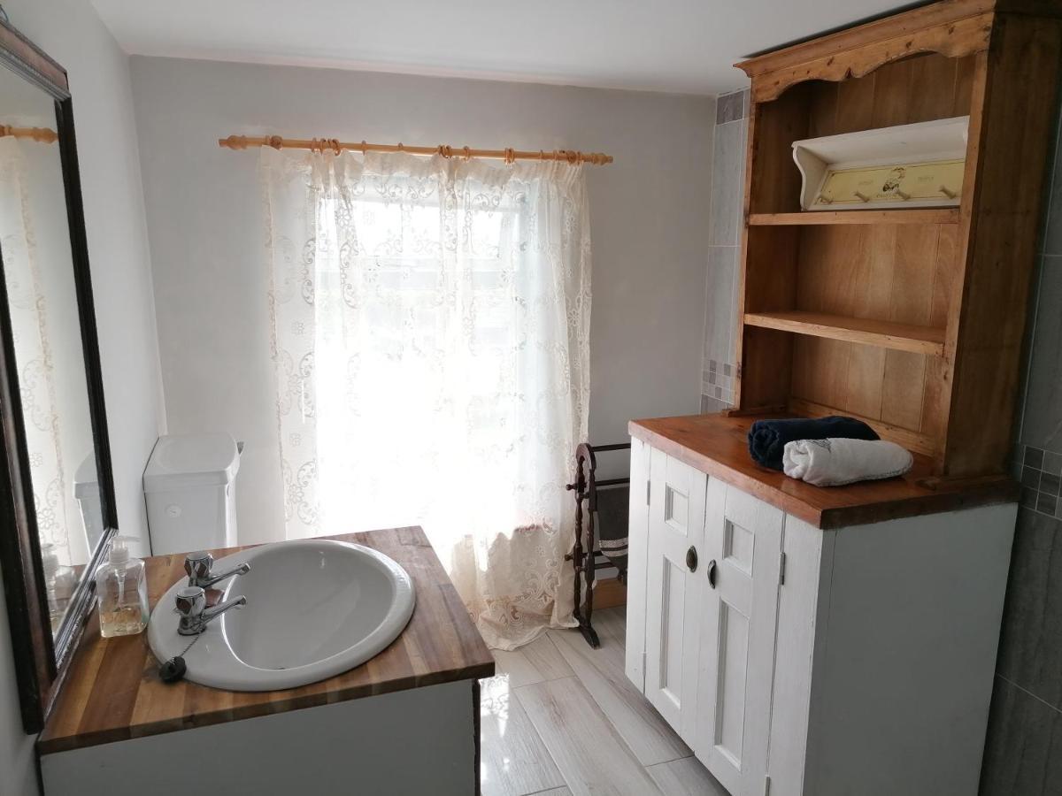 Ferguson'S Traditional Townhouse Dunkineely Esterno foto