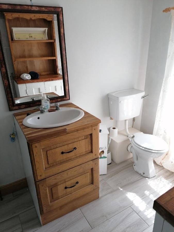 Ferguson'S Traditional Townhouse Dunkineely Esterno foto